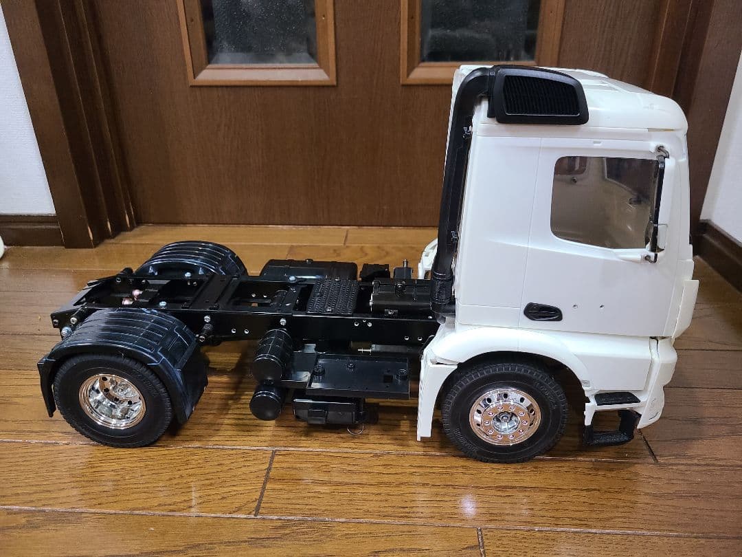タミヤ 1/14 ビッグトラック メルセデス アロクス 4×2シャーシ ジャンク