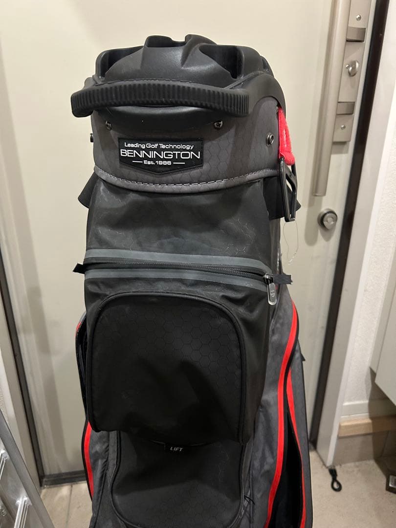 BENNINGTON 防水キャディバッグ ブラック/レッド