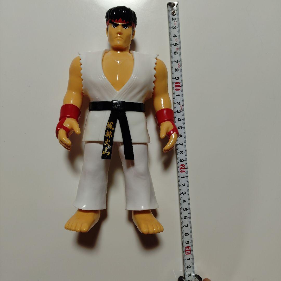 リュウ フィギュア 白い道着 バンダイ