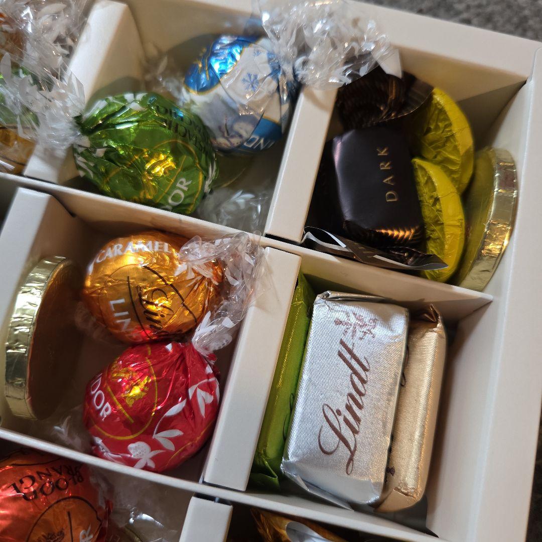 Lindt リンツ クリスマスアドベントカレンダー