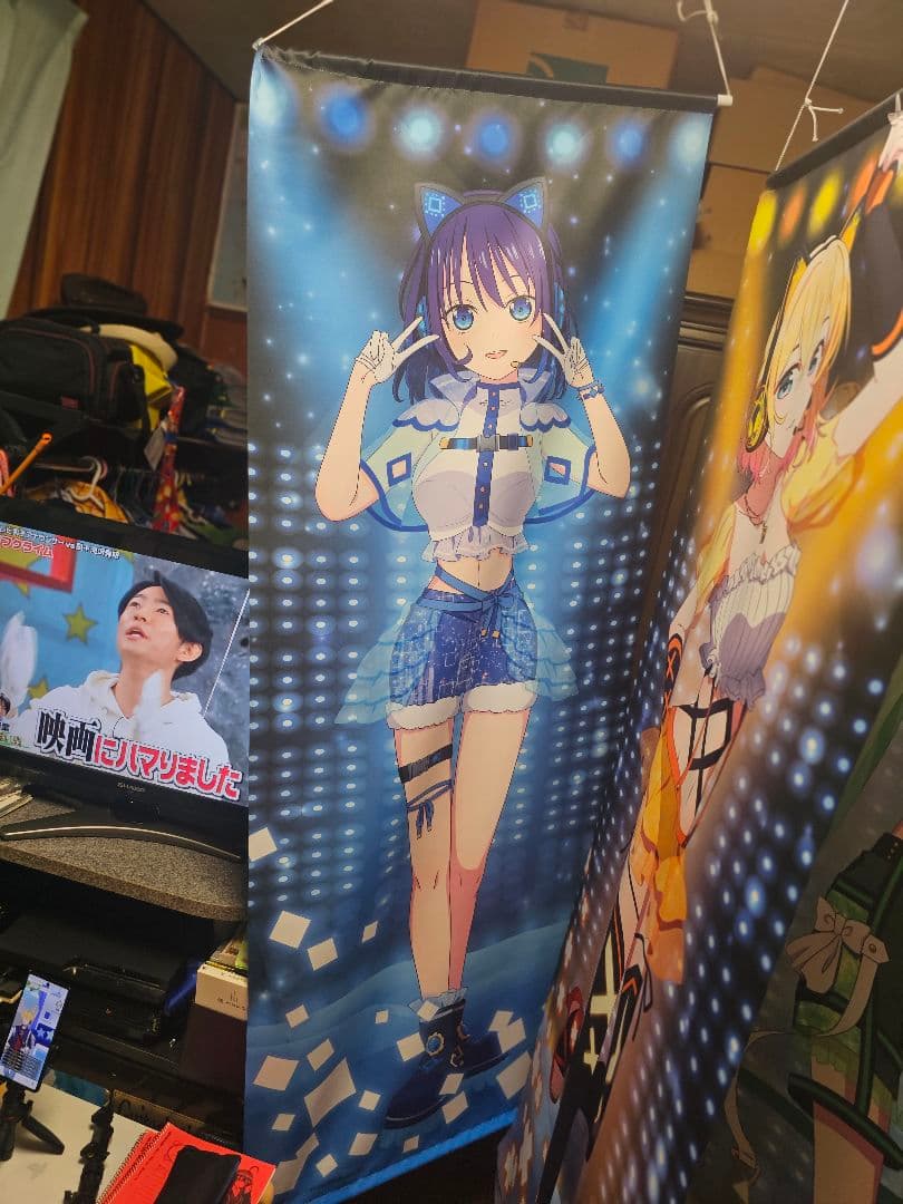 中野四葉、七海真美、水瀬渚、月島流星の等身大タペストリー