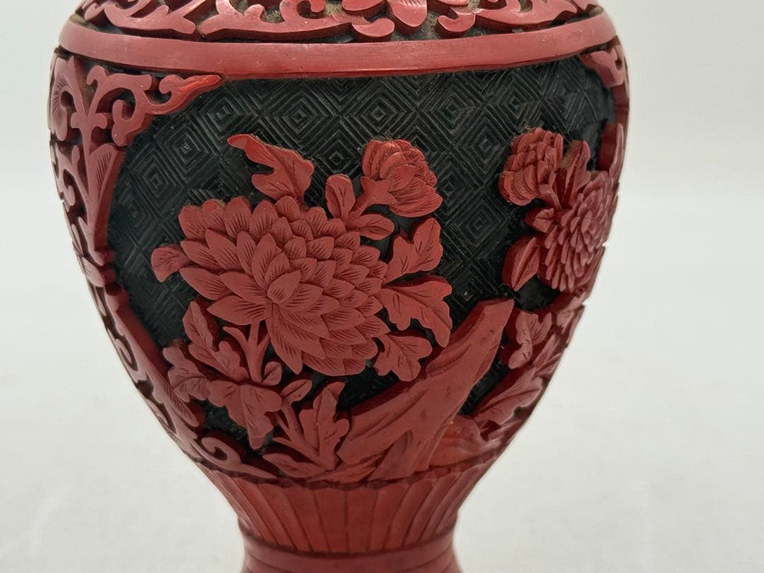 中国　堆朱花瓶　花卉紋　送料込み251222