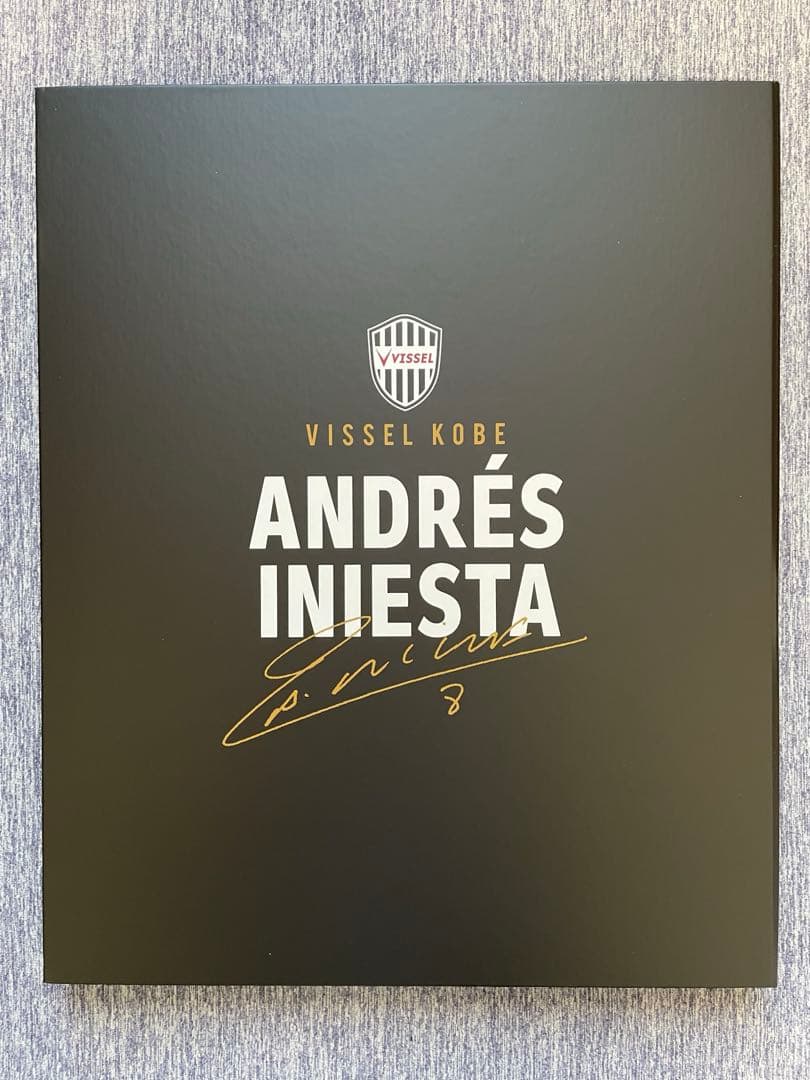 ヴィッセル神戸　イニエスタ　契約延長記念シリアルNO入りBOX