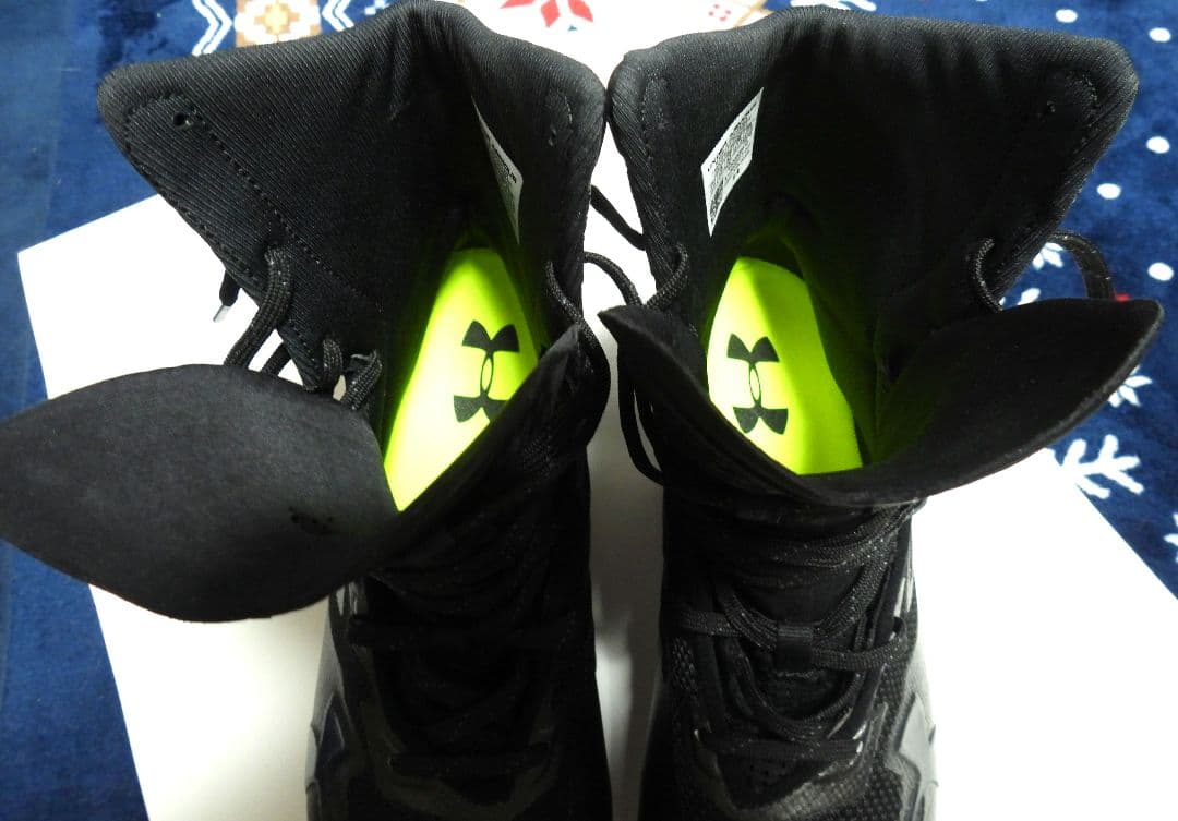 アメフト　スパイク　アンダーアーマー　ハイライト　27.5cm