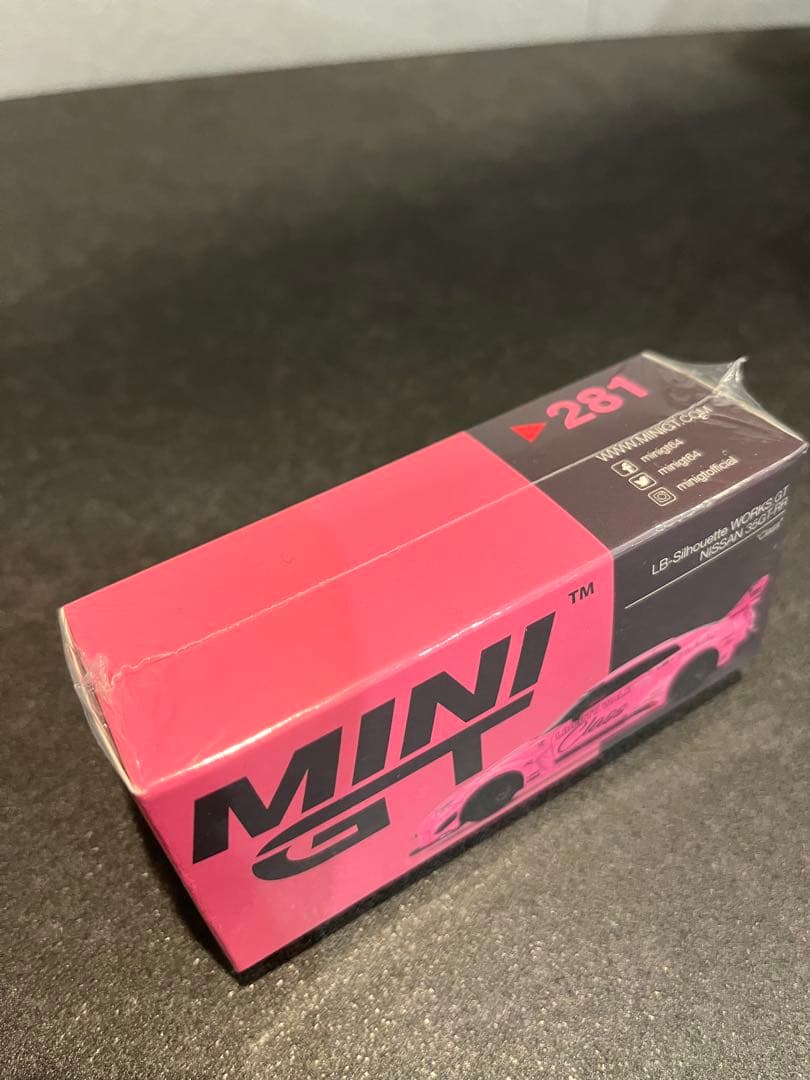 ミニカー MINI GT1/64 LB-Silhouette Nissan 35GT-RR