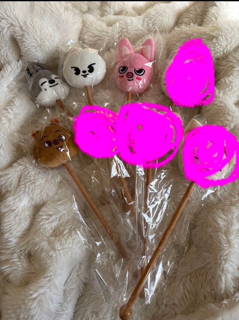 ストレイキッズ　肩たたき棒　4個セット