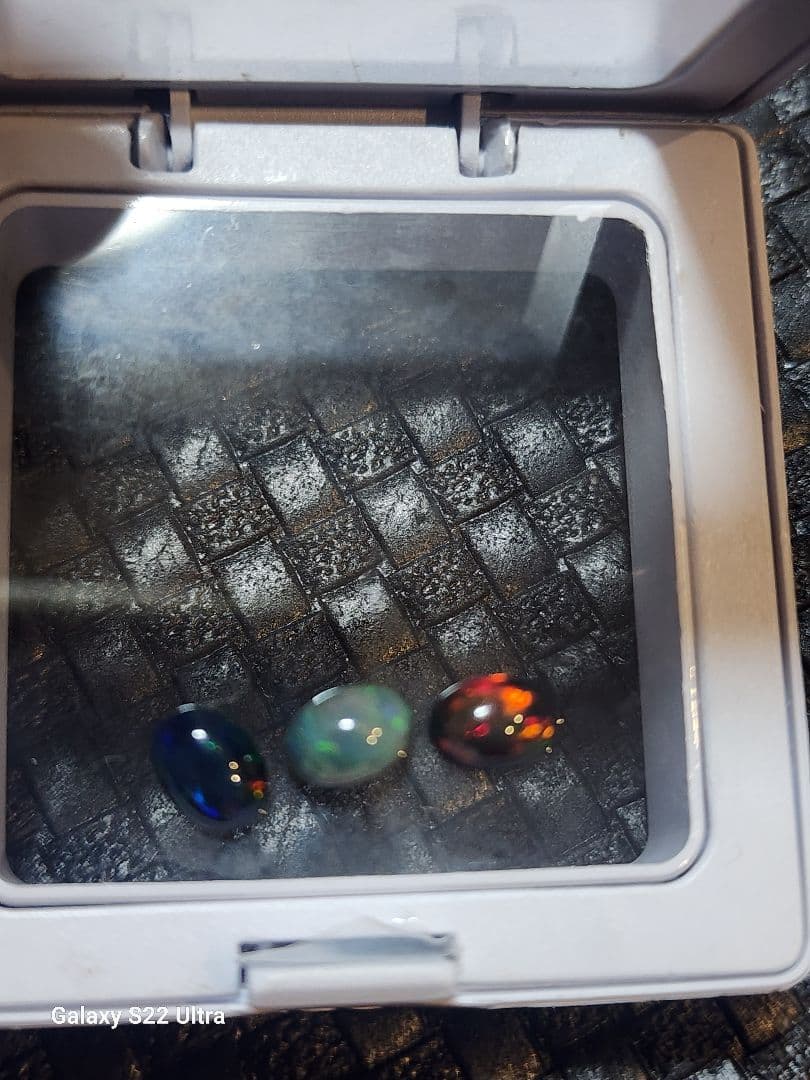 エチオピア産ブラックオパール3点