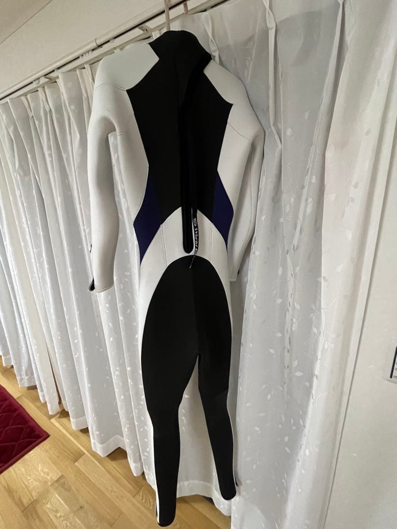 ウェットスーツ