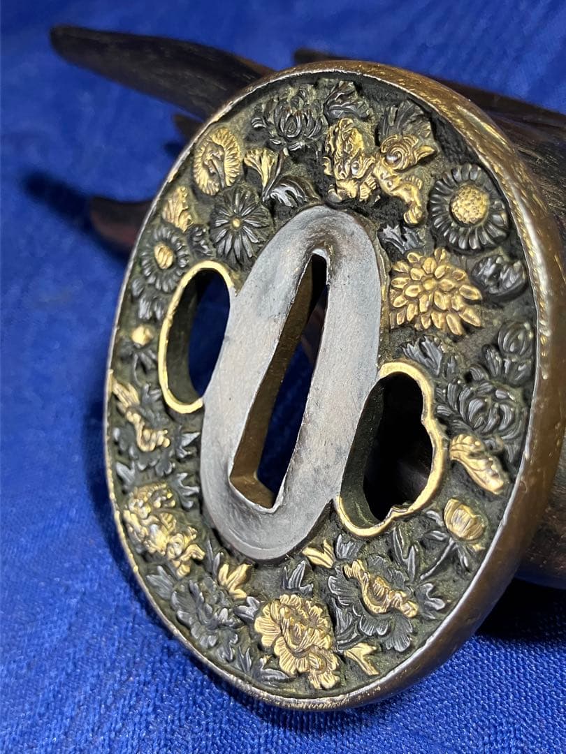 鍔　日本刀　金象嵌　獅子　牡丹　菊　銅鍔　時代物