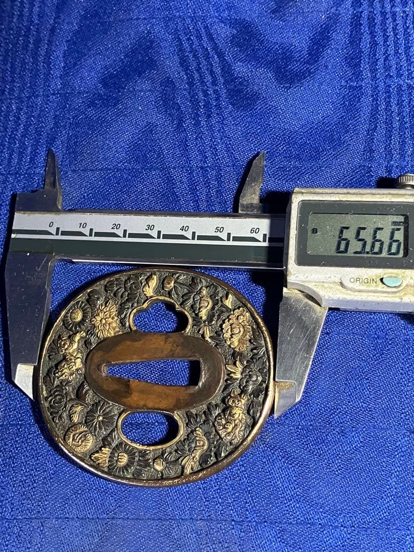 鍔　日本刀　金象嵌　獅子　牡丹　菊　銅鍔　時代物