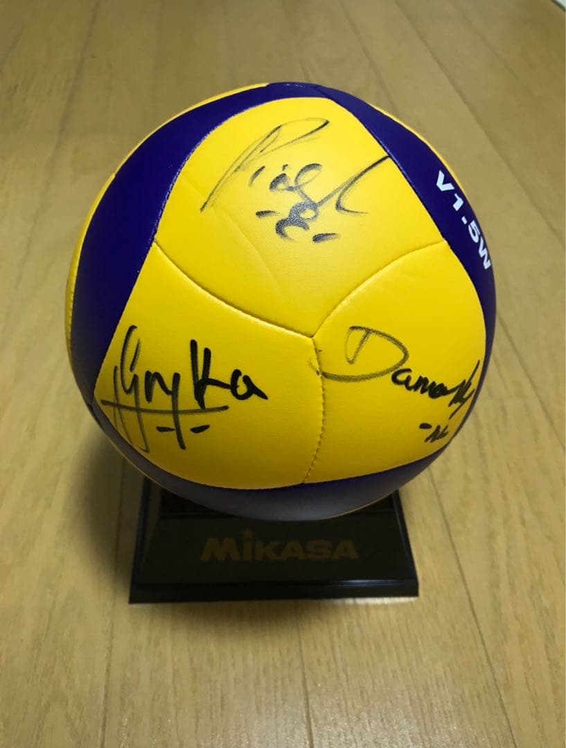 VNL女子バレーボール銅メダル3位ポーランドVSブルガリア直筆サイン入りボール