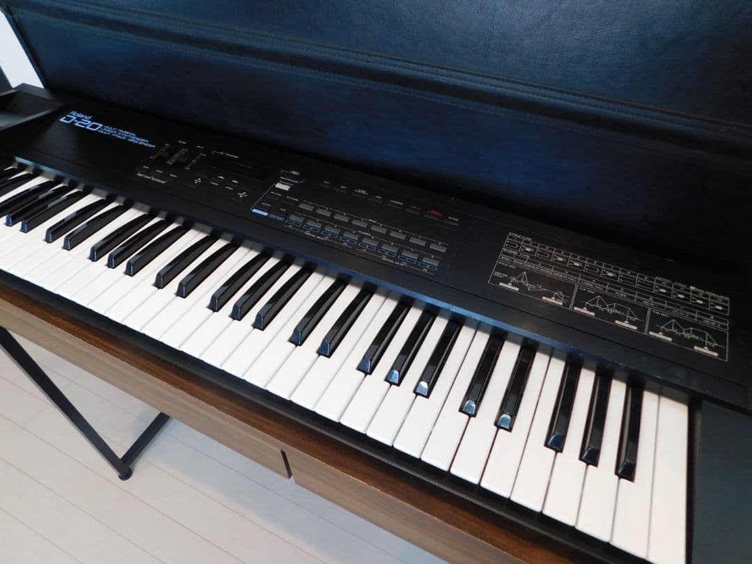 Roland ローランドD-20 シンセサイザー ハードケース付 ジャンク