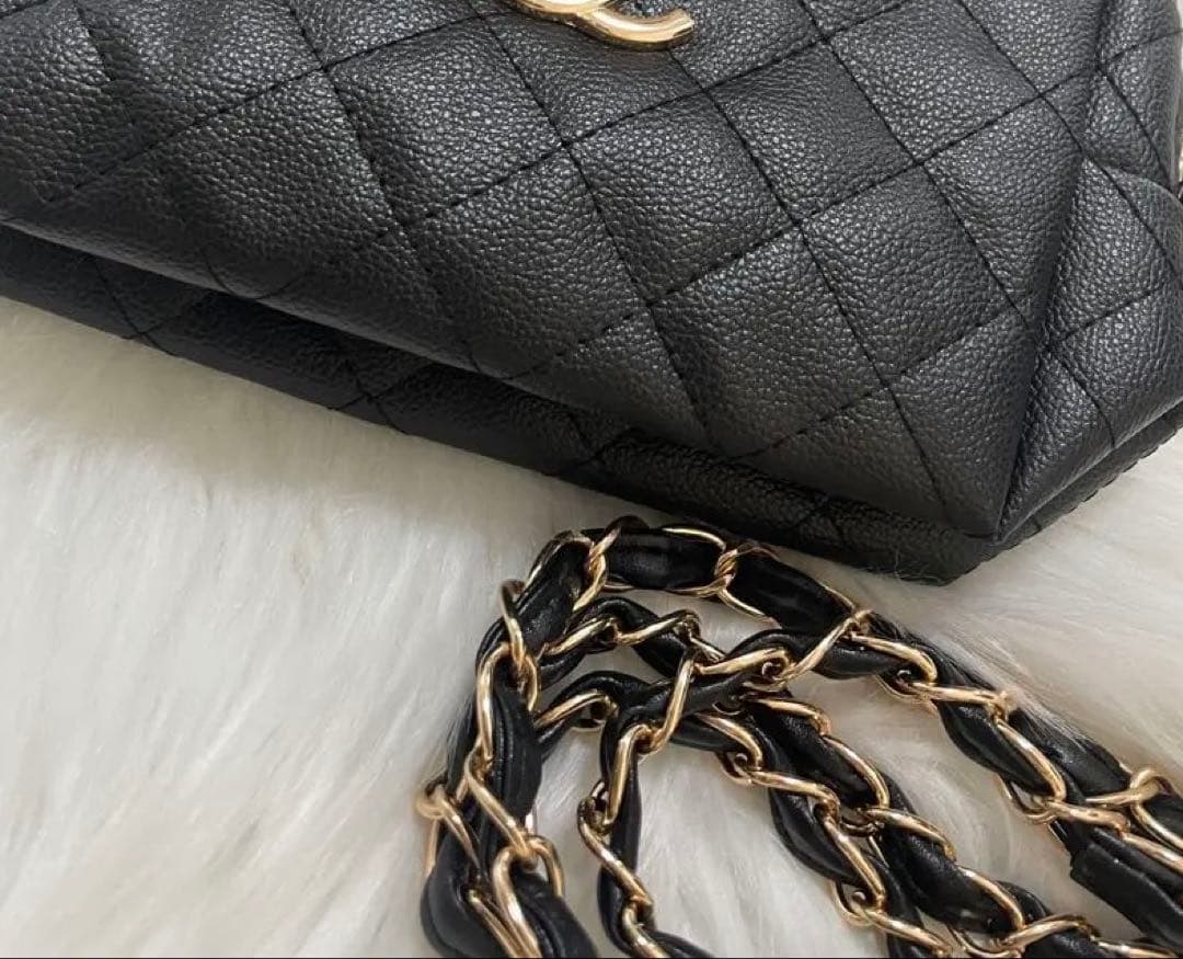 シャネルbeauteノベルティ　ポーチ　(チェーン付き)