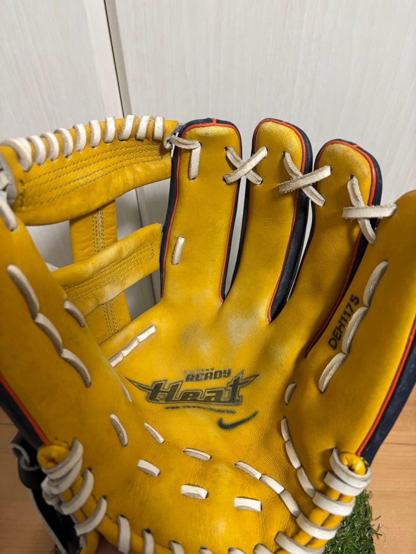 一般軟式　大人用　ナイキ　内野手