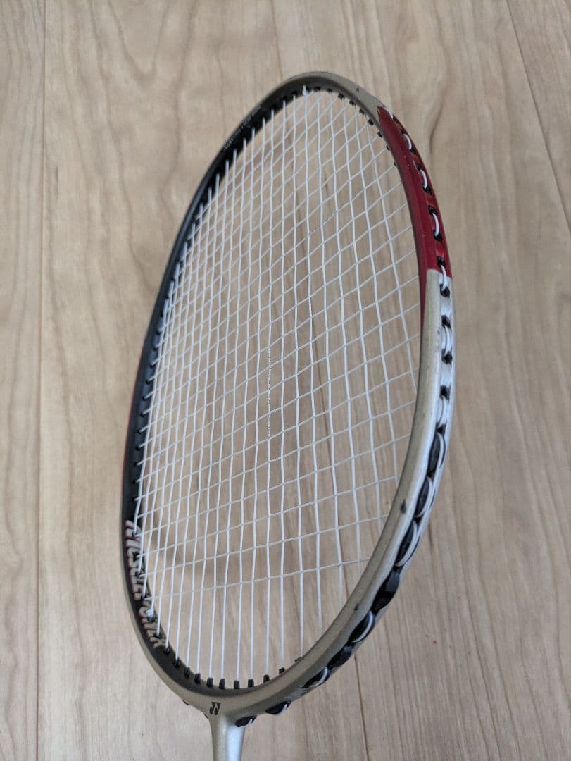 YONEX　MUSCLEPOWER80　ヒビあり　バドミントンラケット