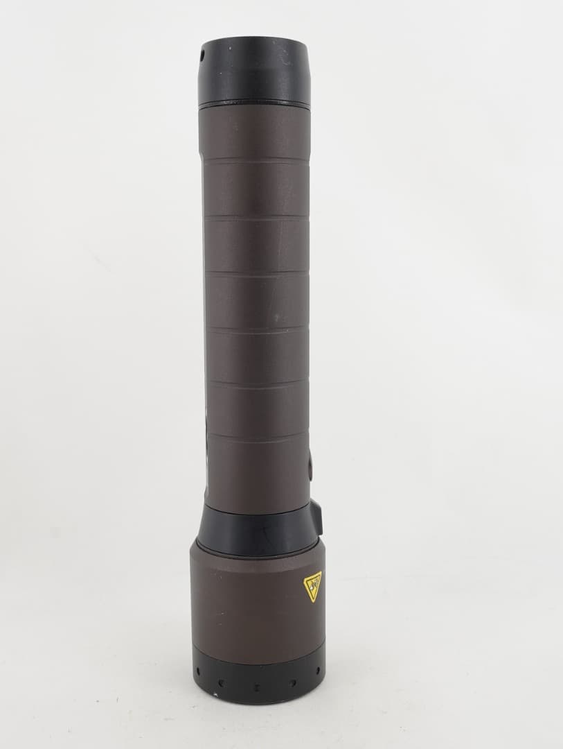 LEDLENSER P7R Signature 2000ルーメン ハンディライト