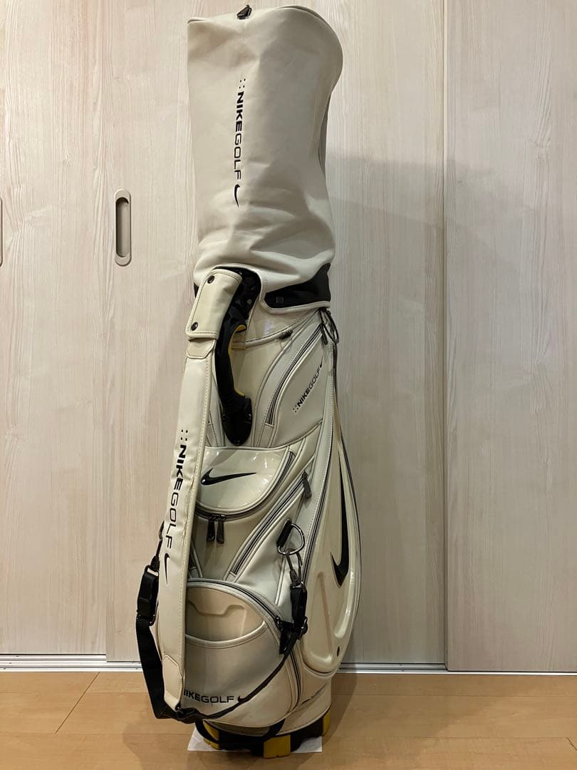 ナイキゴルフNike ツアーモデルキャディバッグ ホワイト中古
