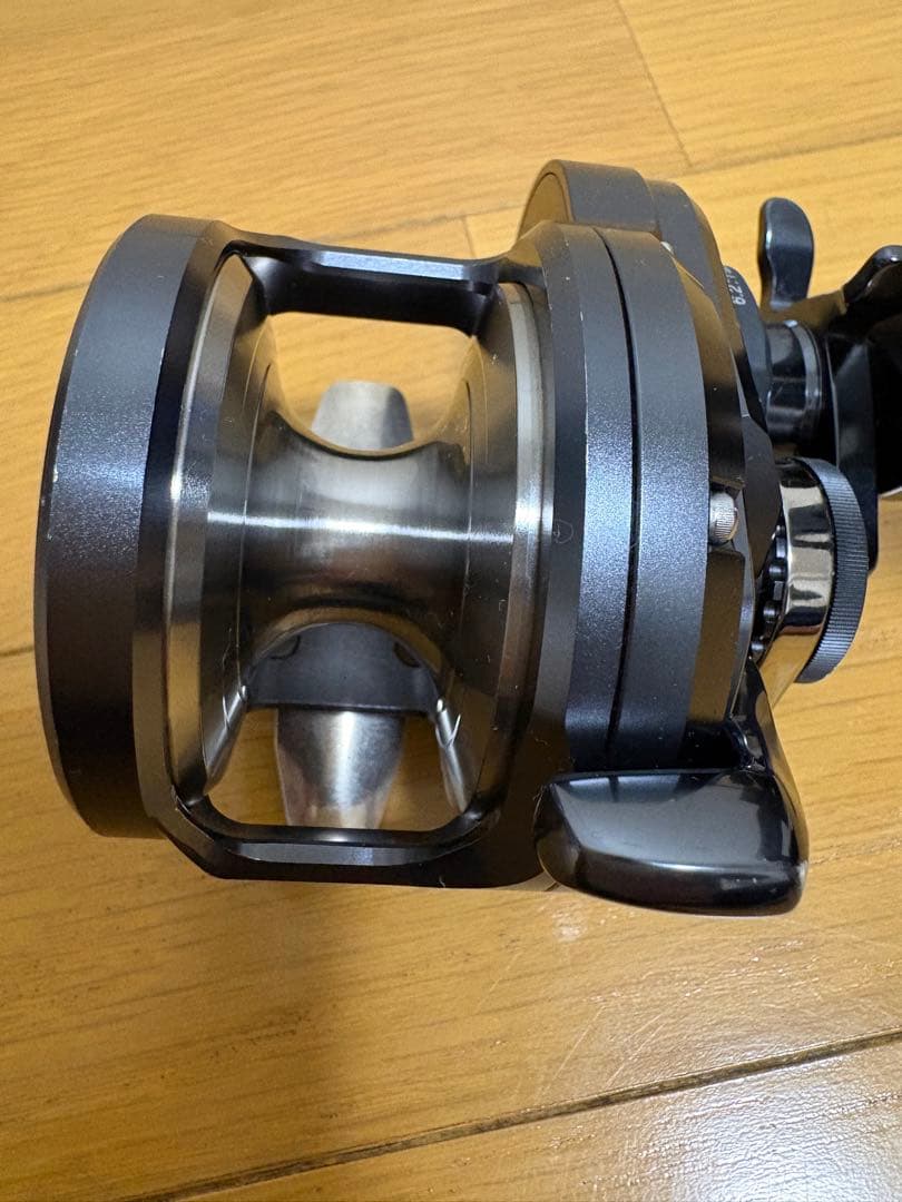 19 オシアジガー F カスタム 2000NRHG 右