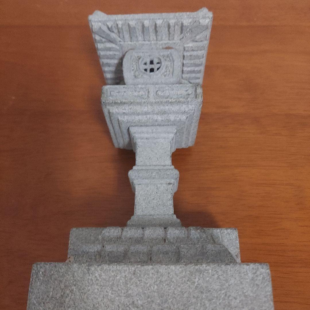 日本の石製燈籠 灰色 25cm
