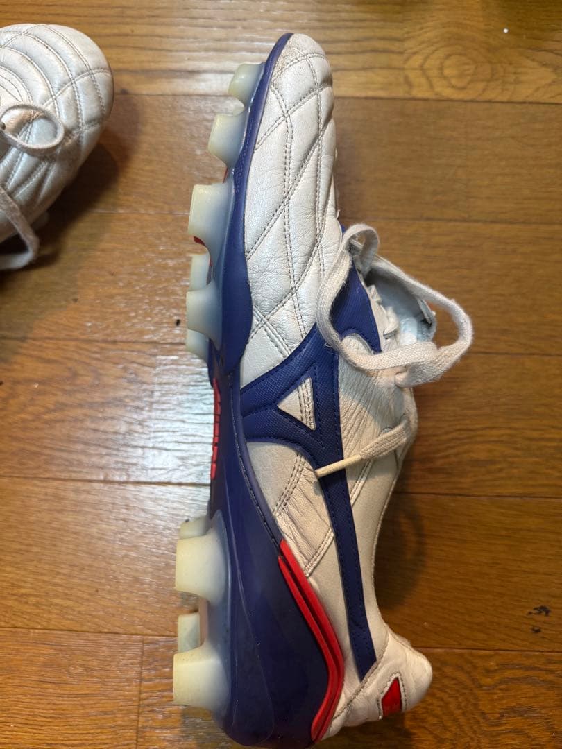 Mizuno サッカーシューズ ホワイト/ブルー/レッド モレリアウェーブ