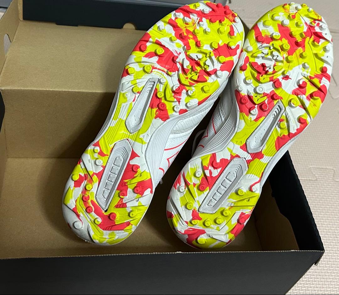 「海外限定モデル」ミズノ モレリアサラβ ジャパン　26.5