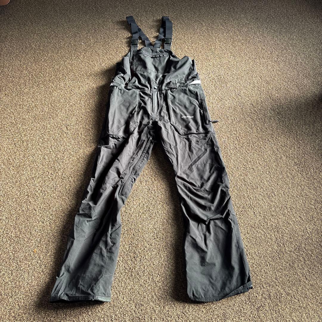 Volcom ブラック スノーボード ビブパンツ