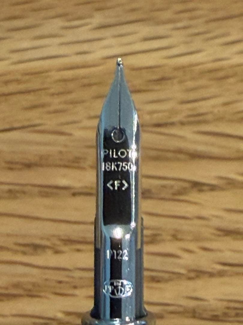 よ*ー様 【未使用/18K】パイロット キャップレスSE グリーン 万年筆 F