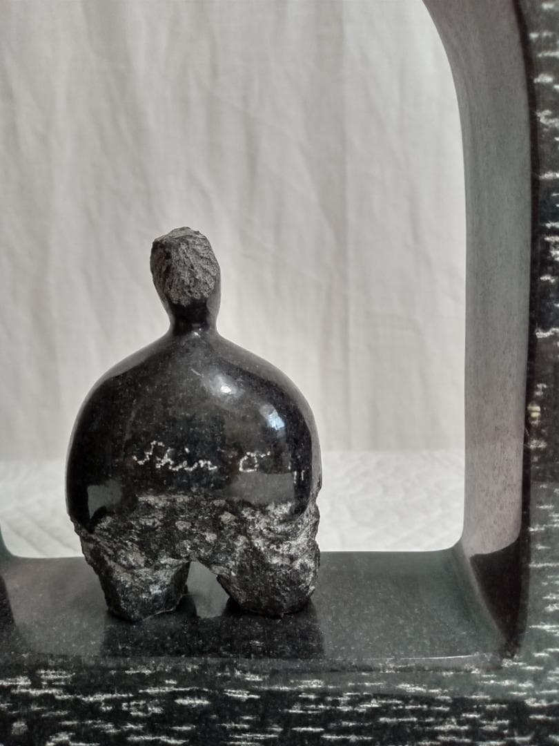 彫刻　オブジェ　石　人物像