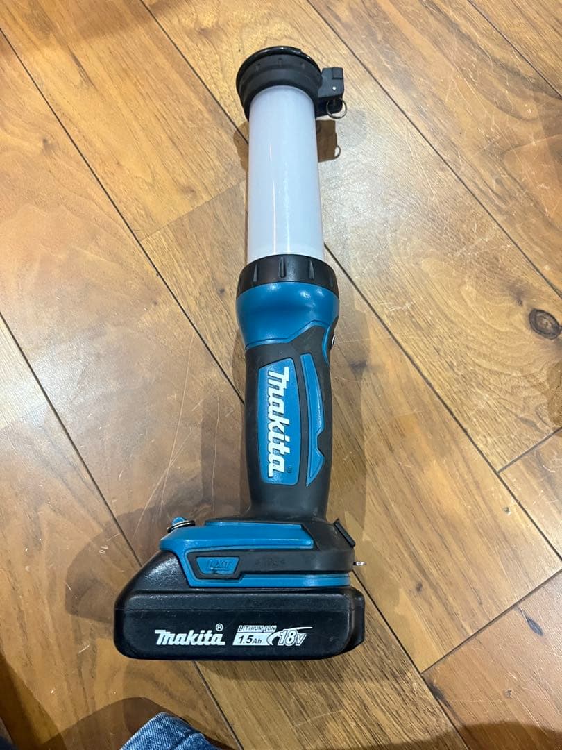 Makita ML80718Vリチウムイオンバッテリー付き