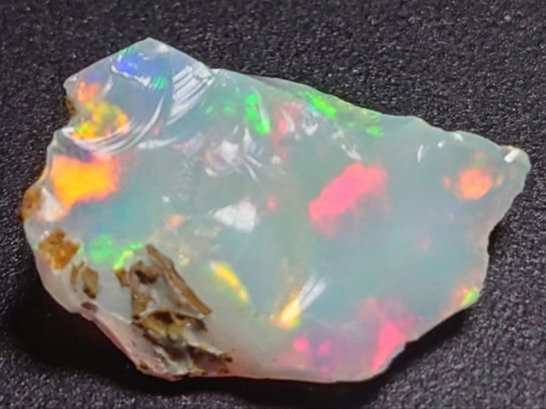 プレシャスオパール 原石 多色　ジュエリー　グレード　エチオピア　鉱物