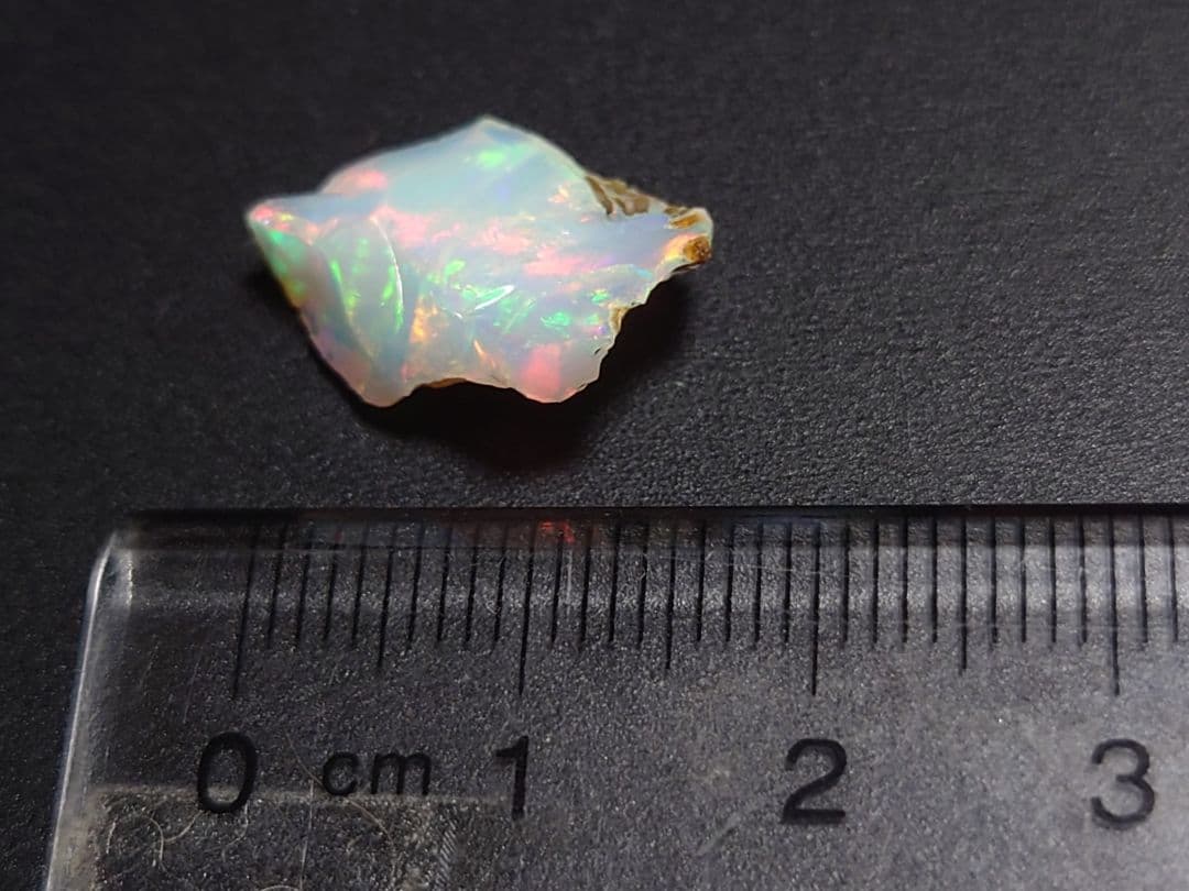 プレシャスオパール 原石 多色　ジュエリー　グレード　エチオピア　鉱物