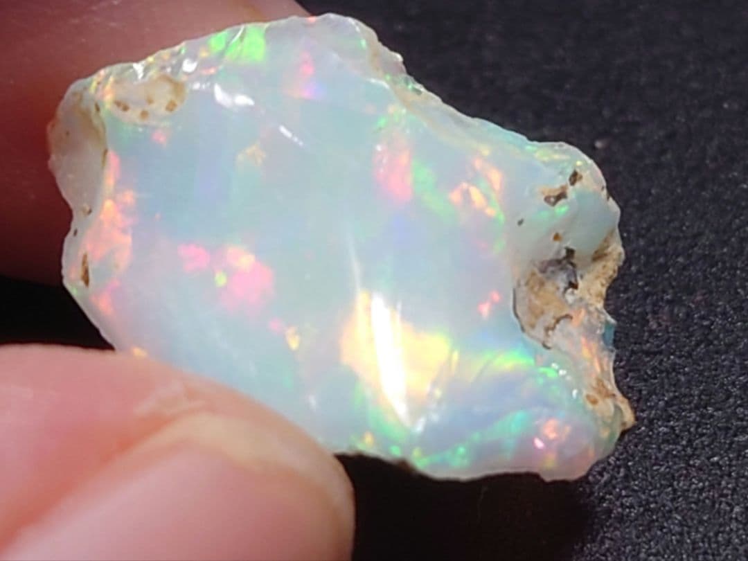 プレシャスオパール 原石 多色　ジュエリー　グレード　エチオピア　鉱物