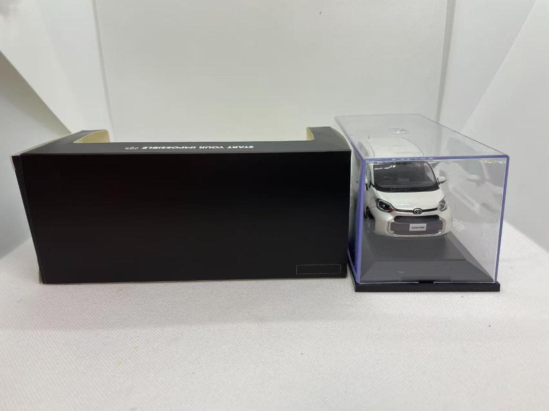 403-194 1/30 トヨタ シエンタ ホワイト