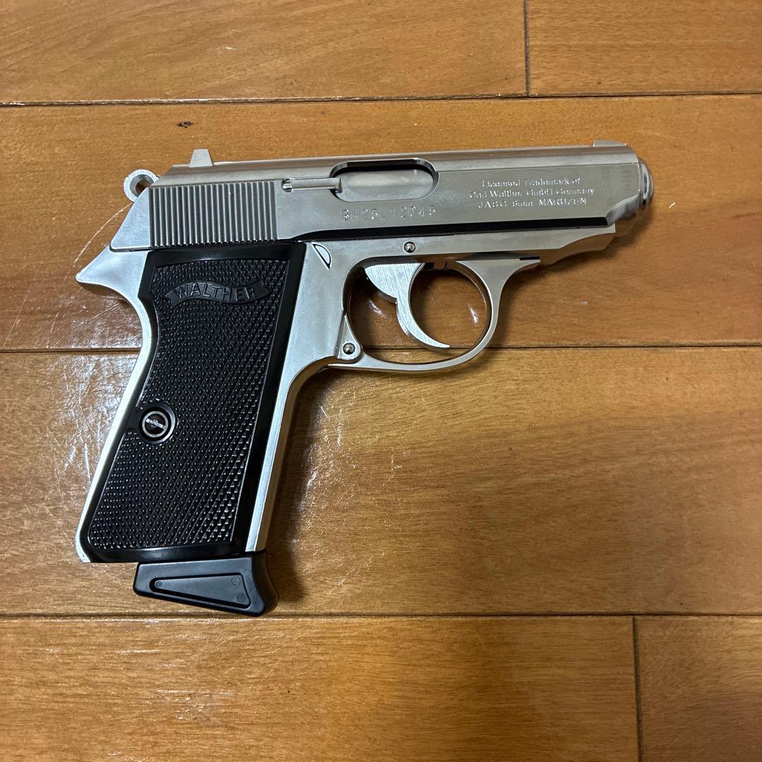 ！発売から一週間特別価格！　Walther PPK ガスガン シルバー/ブラック