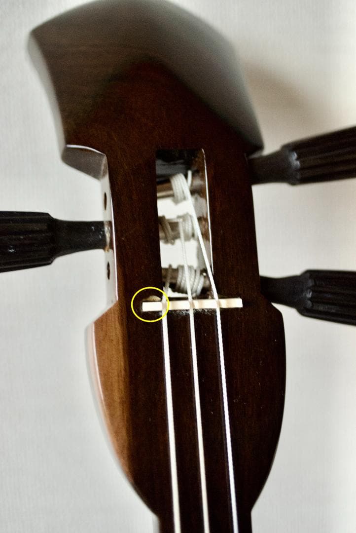 三線 本皮１枚張り（表） 黒檀棹 ハードケース付　送料込み　三味線　沖縄