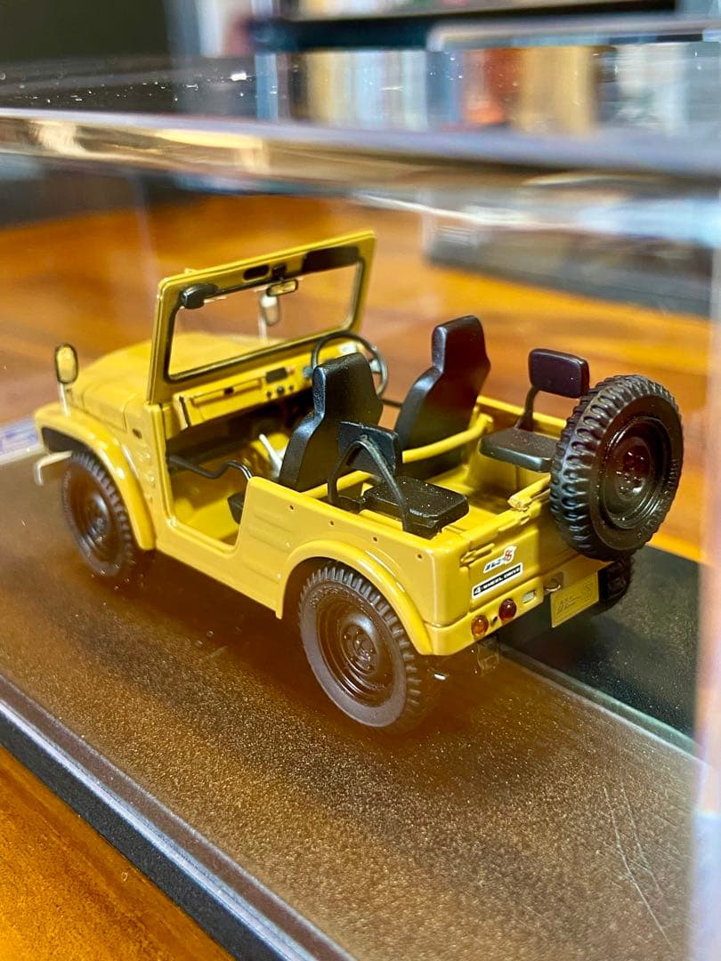 1/43メイクアップルックスマートスズキ ジムニーSJ10/2イエロー&グリーン