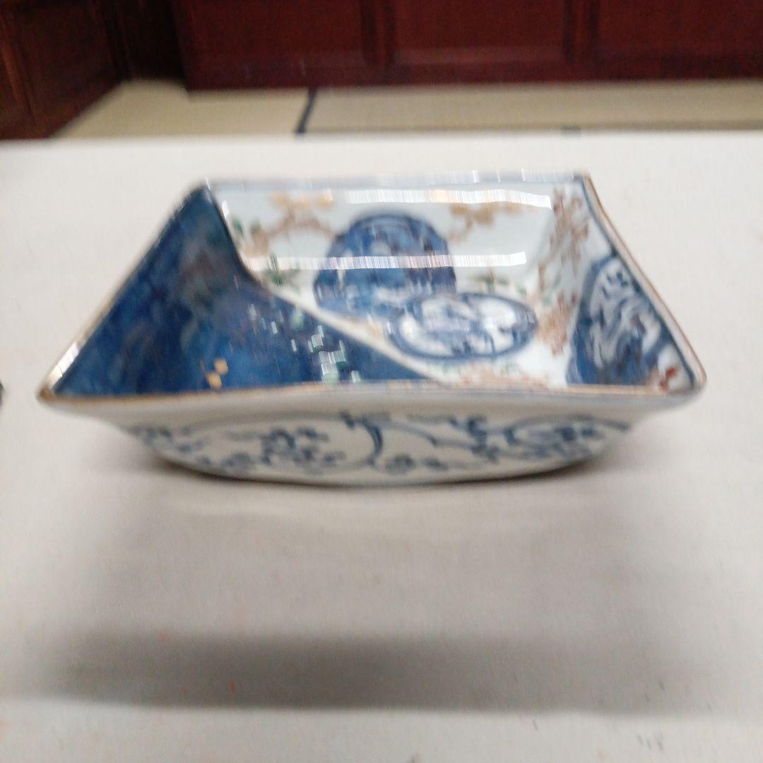 青と白の陶器皿　古伊万里写し　図変わり　深皿　四方皿　窯疵完品　渦福　明治期