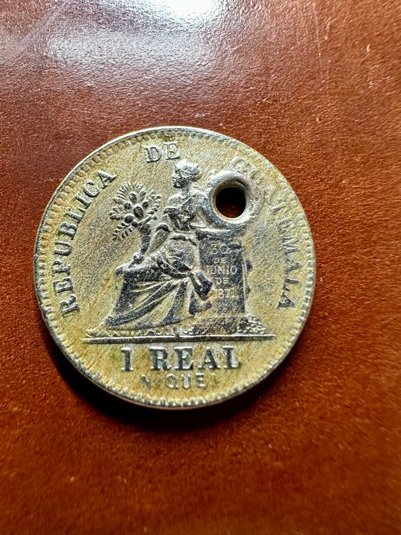 グアテマラ1900年　1レアル白銅硬貨　ペンダントトップ　レアビンテージ