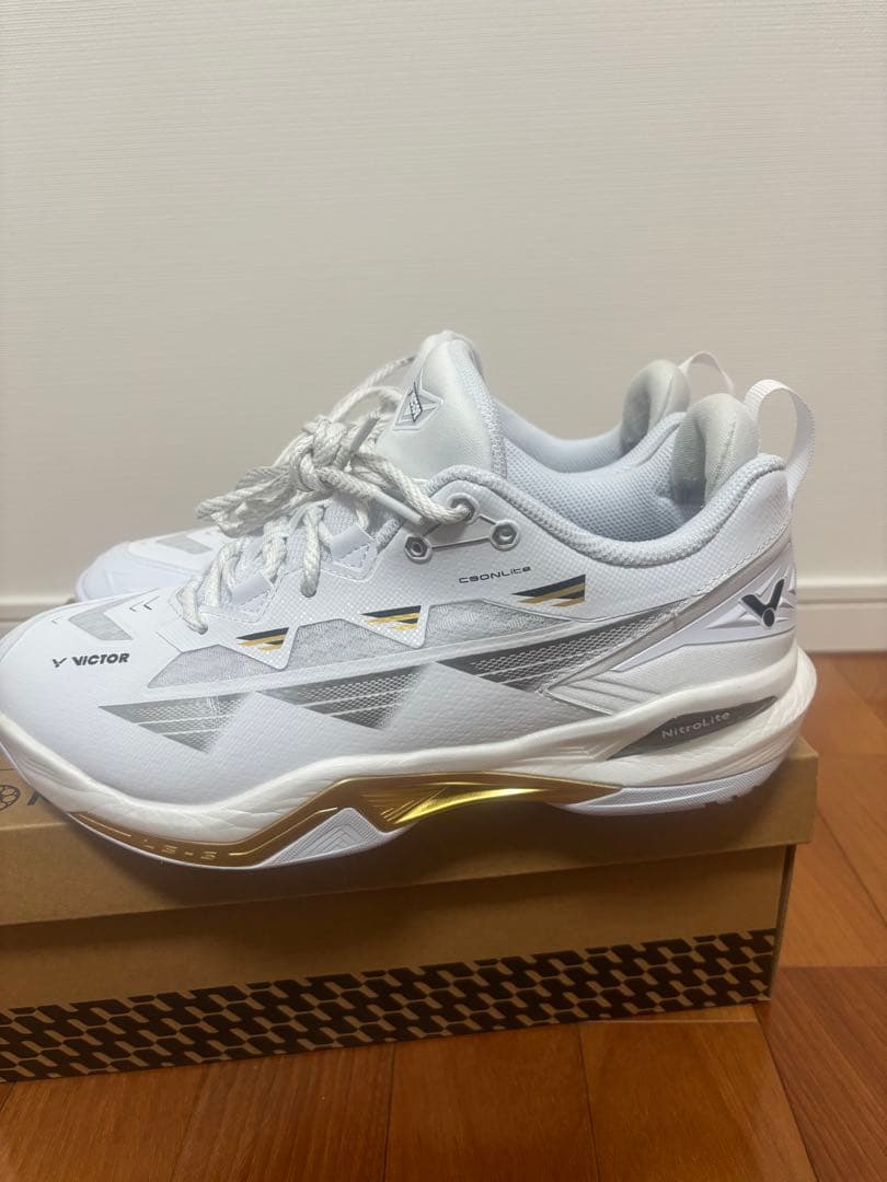 Victor バドミントンシューズ　C90NLite A 26.5㎝