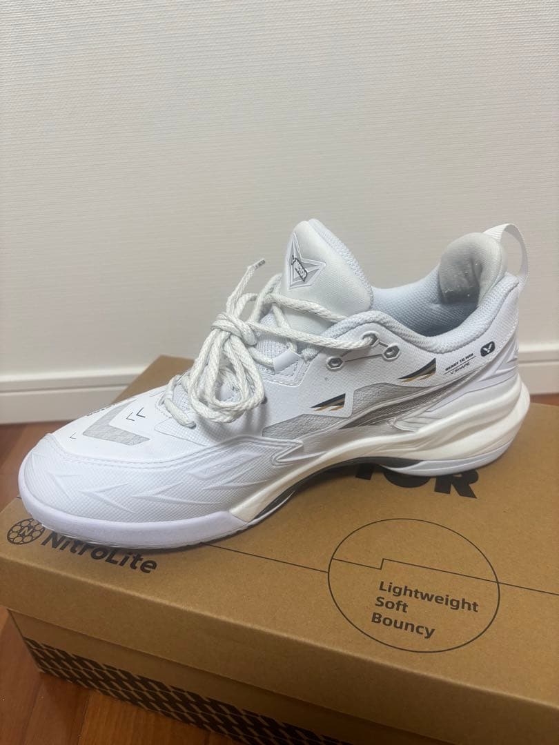 Victor バドミントンシューズ　C90NLite A 26.5㎝
