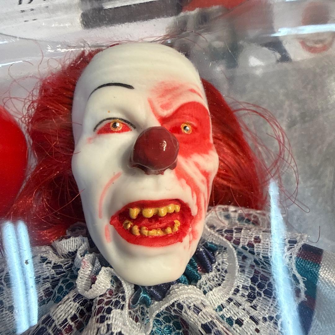 【正規品】Pennywise Mego 8-Inch Action Figure
