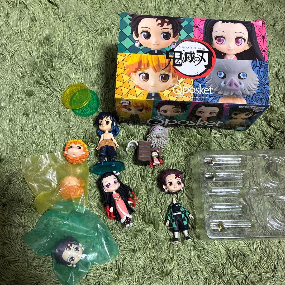 写真全部見てください　特に7枚目！　鬼滅の刃　キャラクターグッズセット