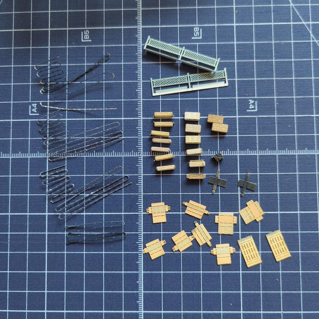M016【B品】Nゲージやジオラマなどで使えるエッチングパーツ（ケース付き）