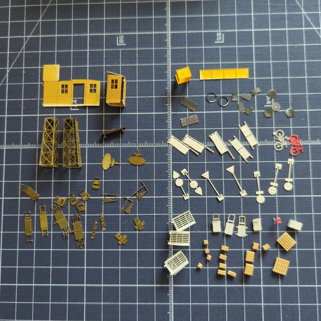 M016【B品】Nゲージやジオラマなどで使えるエッチングパーツ（ケース付き）