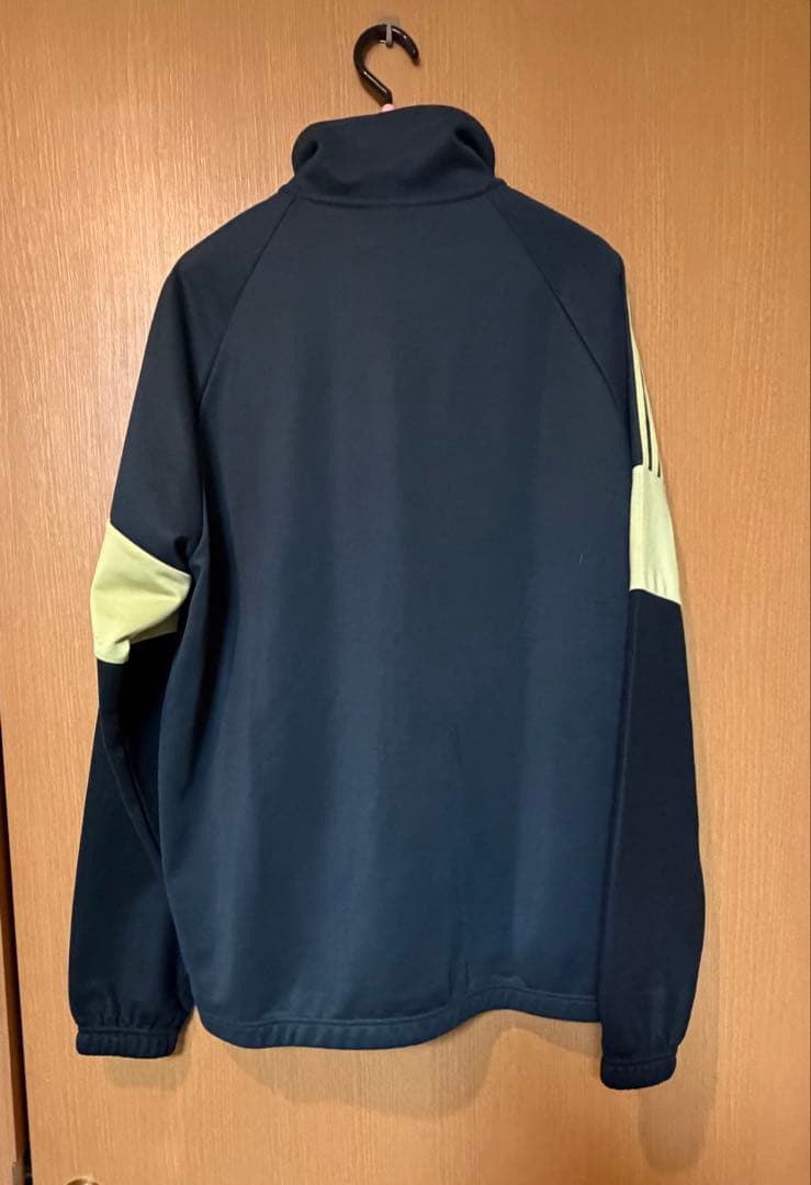 リバプールFC LIFESTYLER トラックトップ　XLサイズ