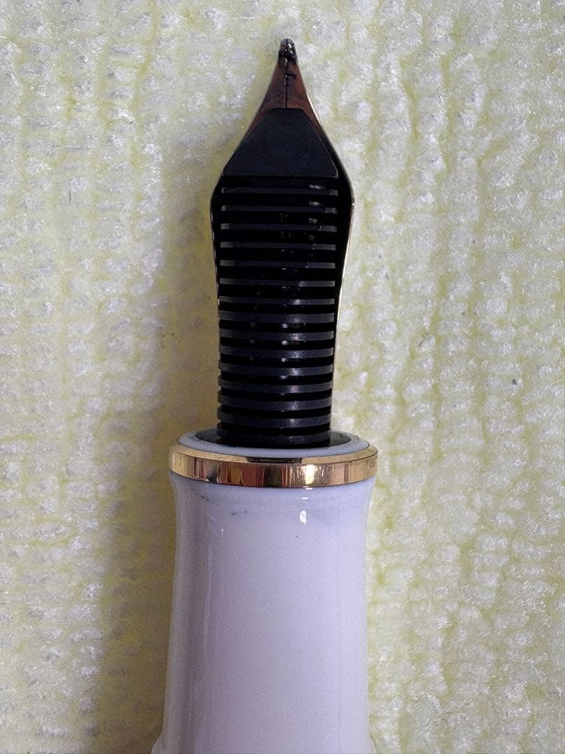 Pelikan 万年筆 スーベレーン M400 ホワイトトータス