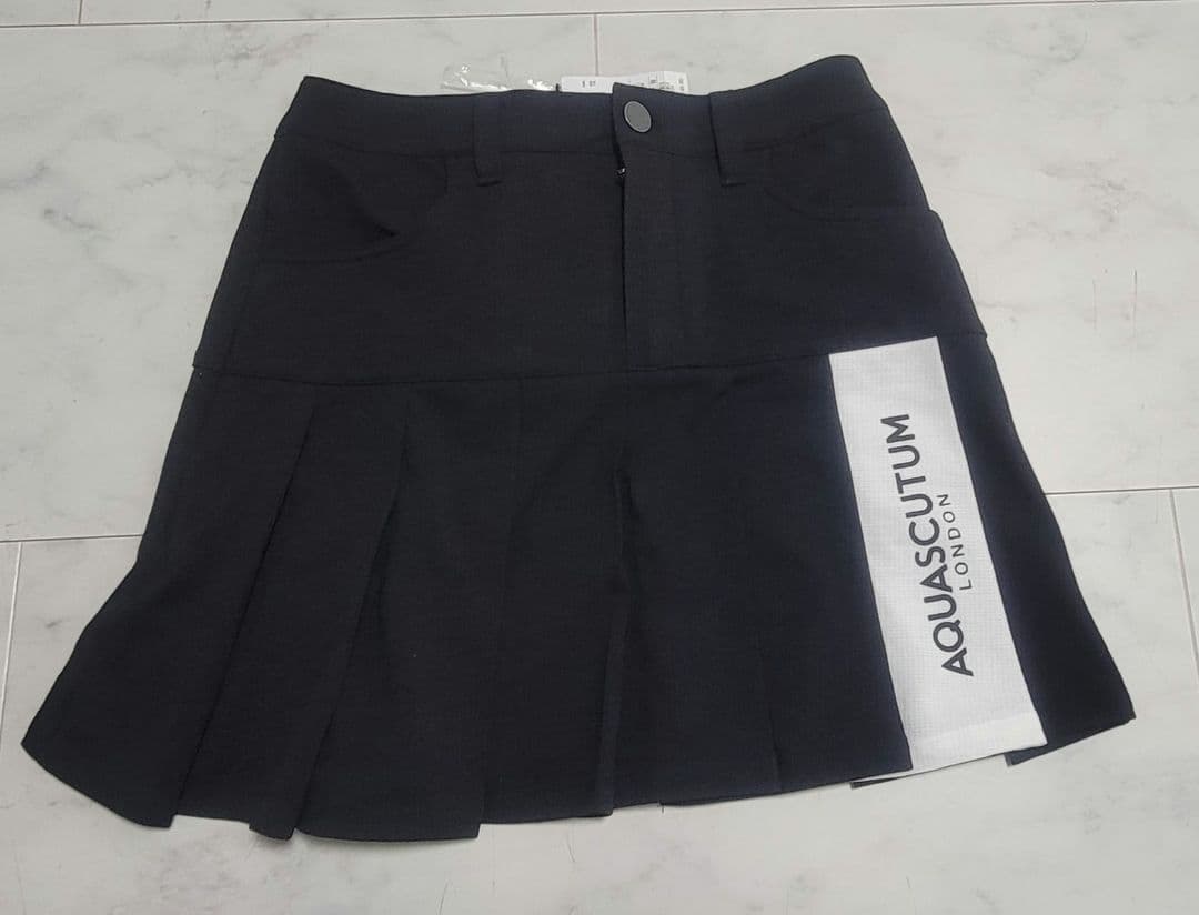 アクアスキュータム ゴルフウェア