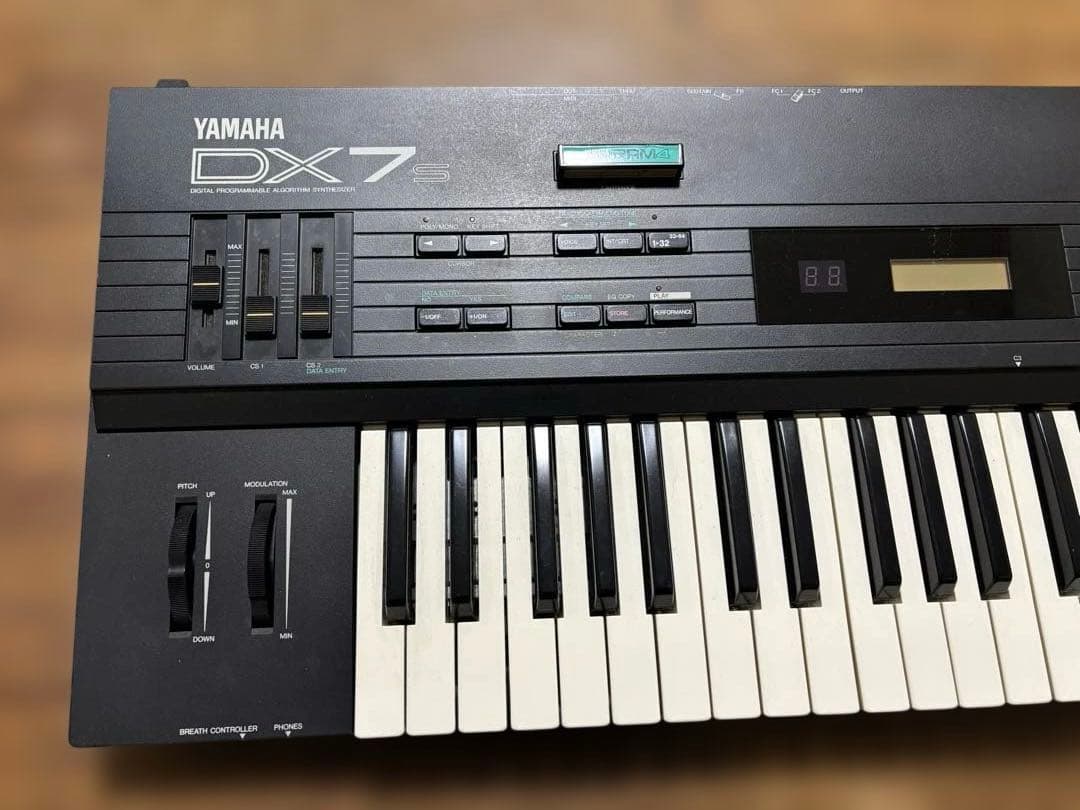 Yamaha DX7s シンセサイザー