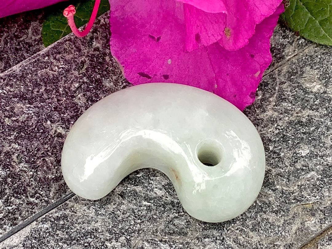 希少黄色味入り＊氷‼️ お守り*守護石に　一生物の本物糸魚川翡翠勾玉　鑑別書取得‼️