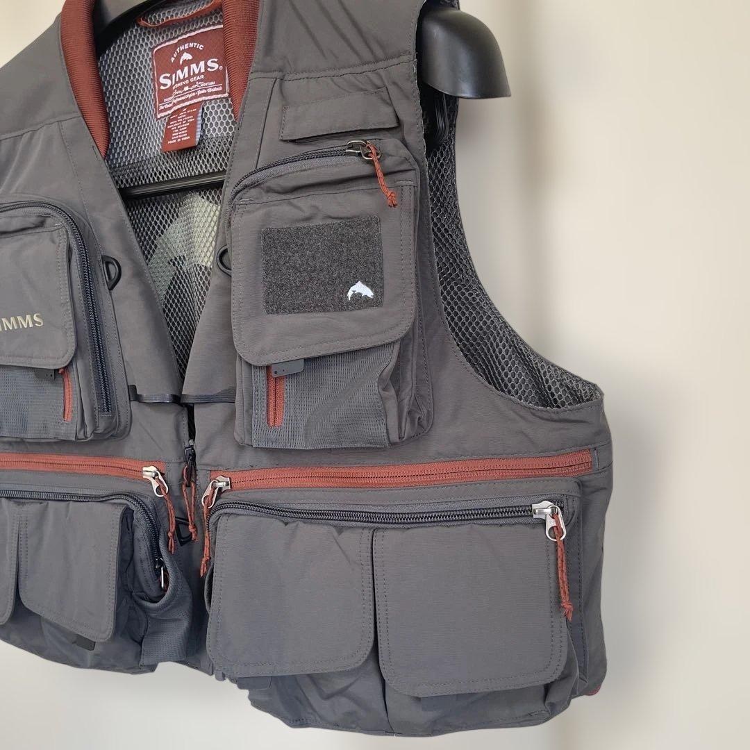 SIMMS シムス ベスト